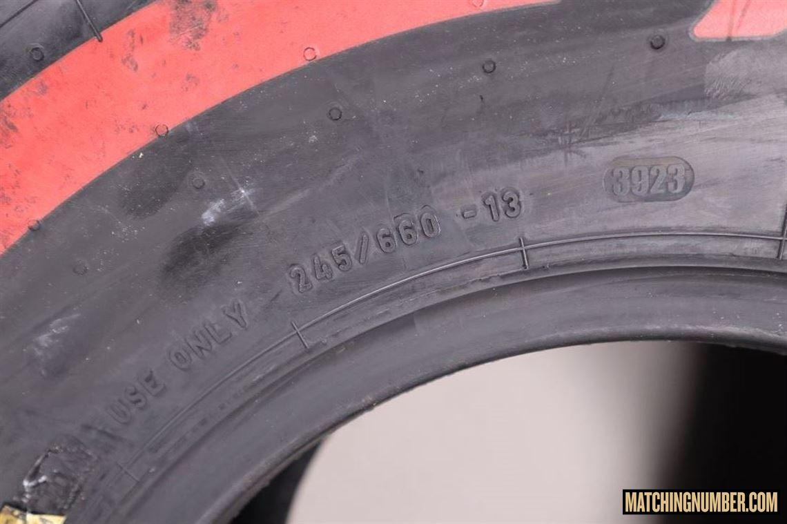 Formula 1 Pirelli Red Tyre Set / Soft Compound