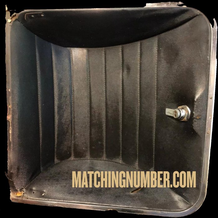 Lancia Flavia Coupe glove box