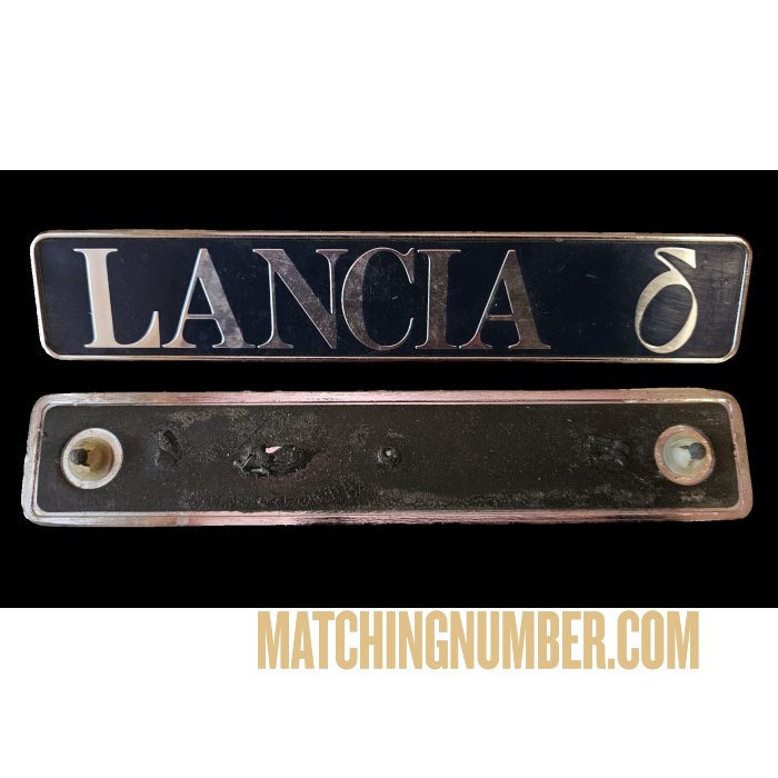 Trunk emblem 